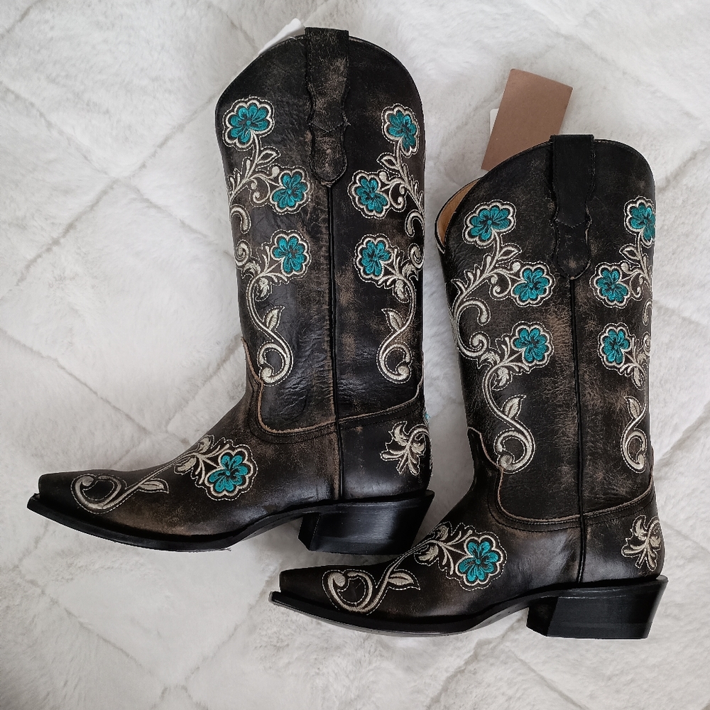 Floral Embroidered Heeled Boots - Black and Teal